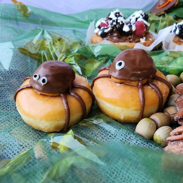 halloween chocolate spider donuts