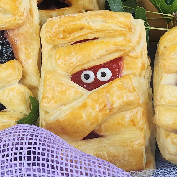 Halloween croissant Mummy pie strawberry jam